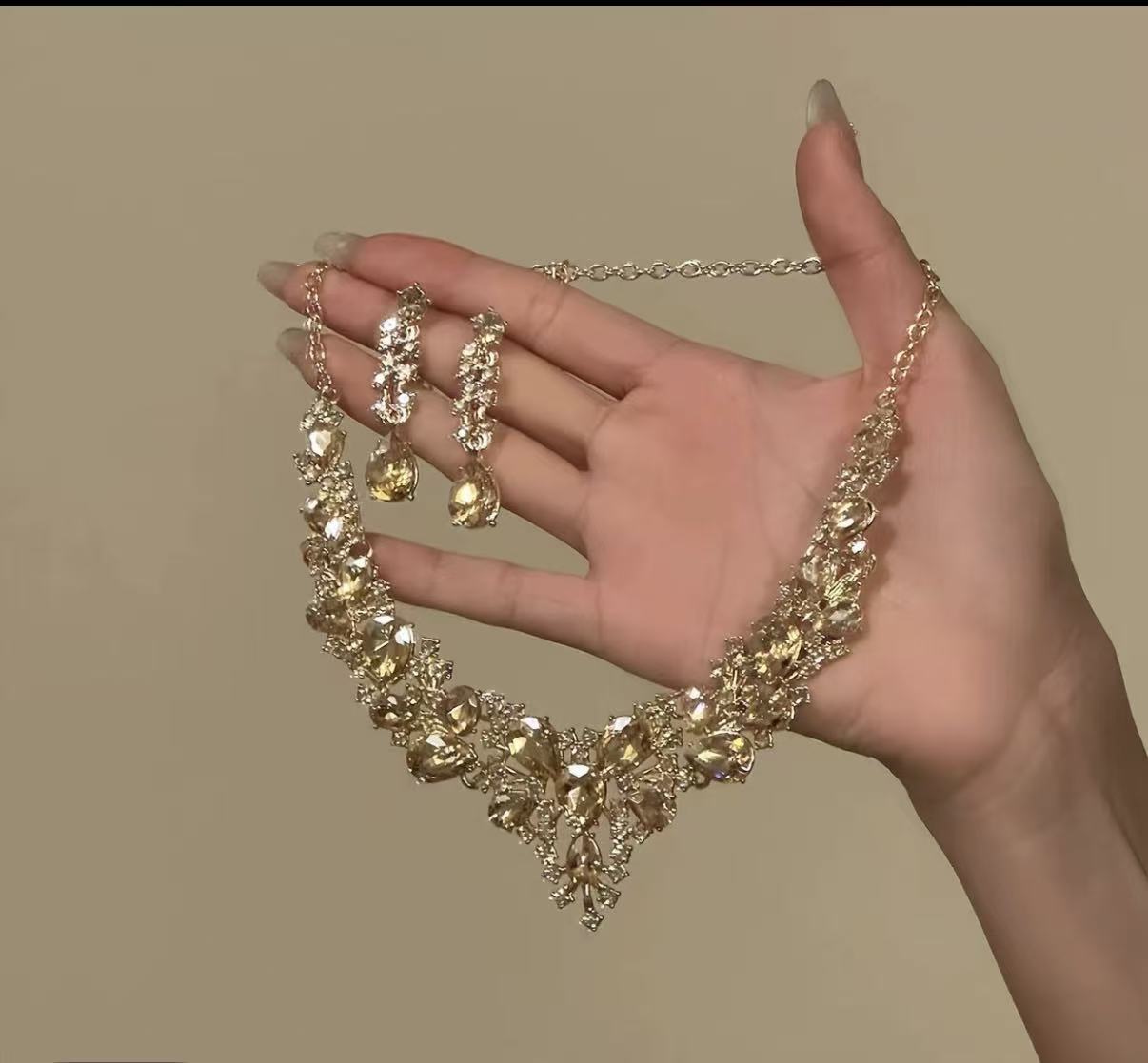 Gold jewelry set