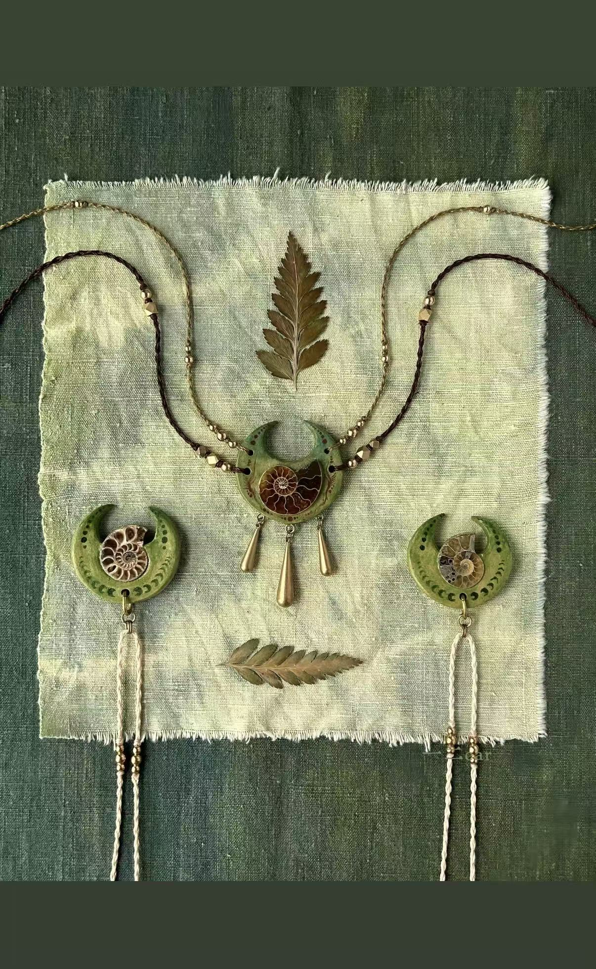 Ammonite pendant necklace set